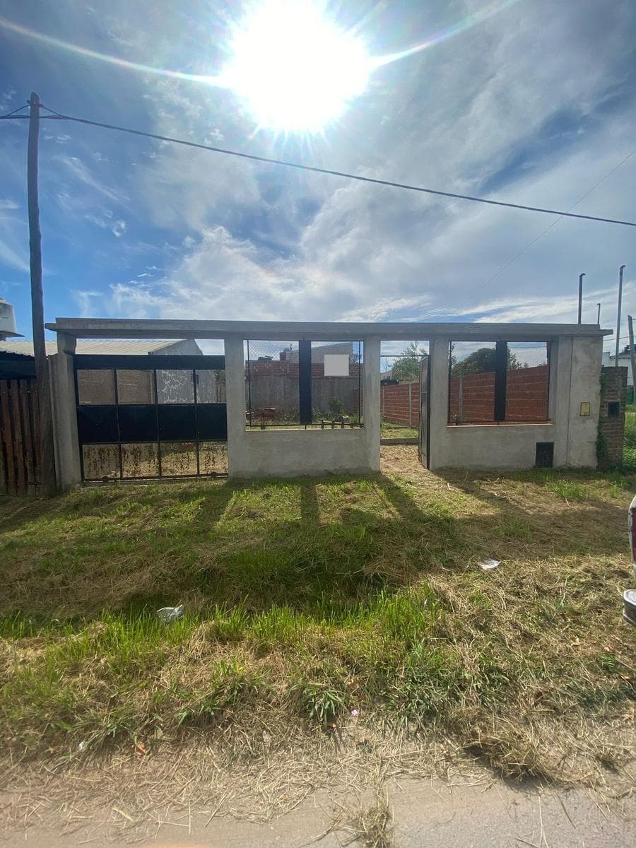 Terreno en venta - Melchor Romero - 1
