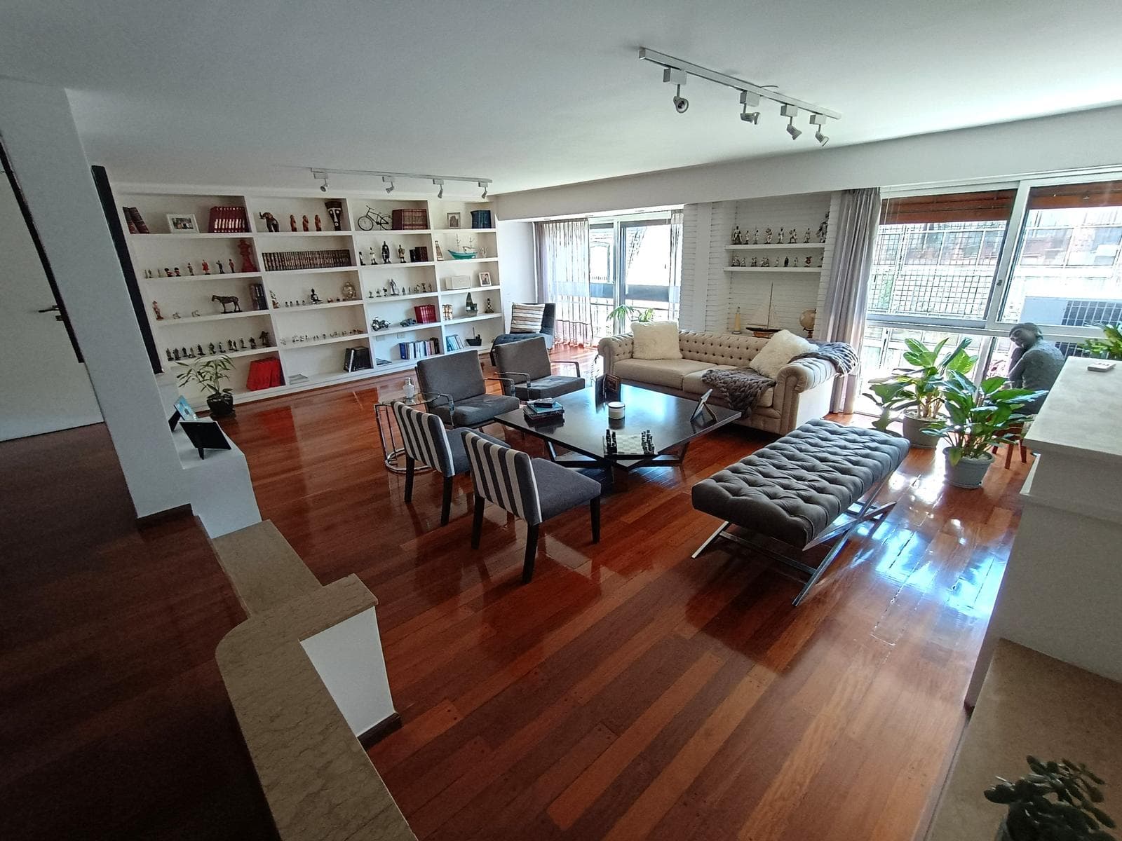 VENTA Piso en Palermo (Botánico) 3 dormitorios dependencia - 188 m2 – Balcón - Cochera – Seguridad - 1