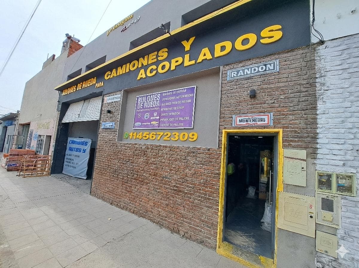 Galpón ideal taller o supermercado muy buena ubicacion - 1