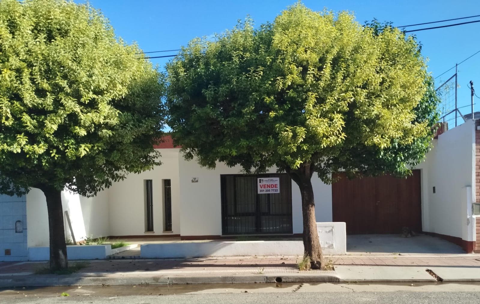 HERMOSA CASA A LA VENTA EN MONTE CRISTO - 1
