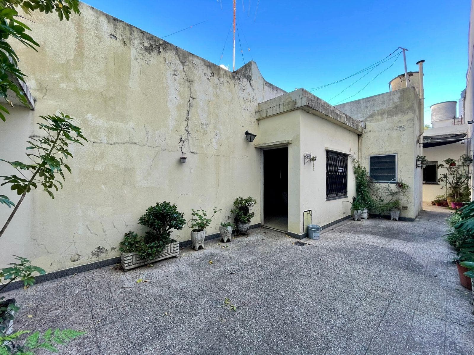 venta Casa multifamiliar 2 unidades 3 ambientes - 1