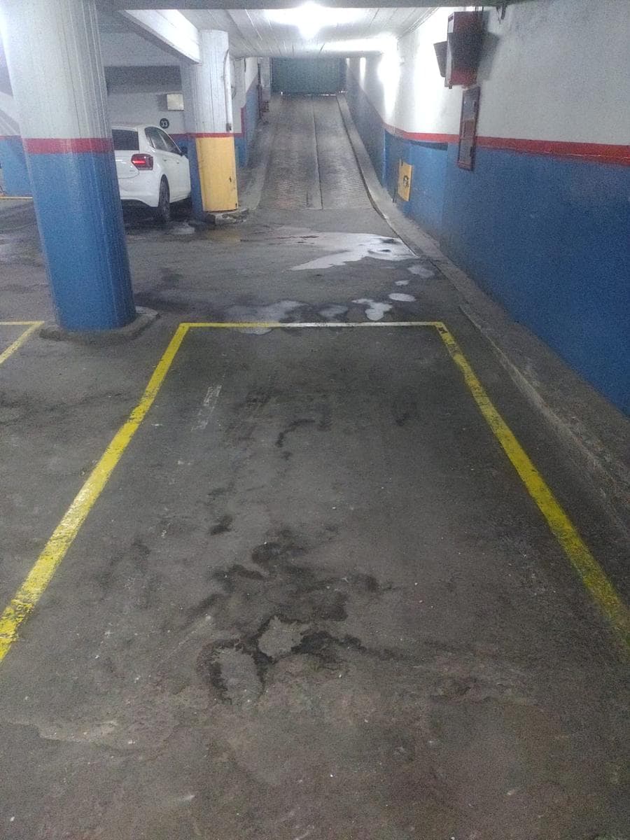 Cochera FIJA de muy fácil acceso - sobre Av. Corrientes - 1