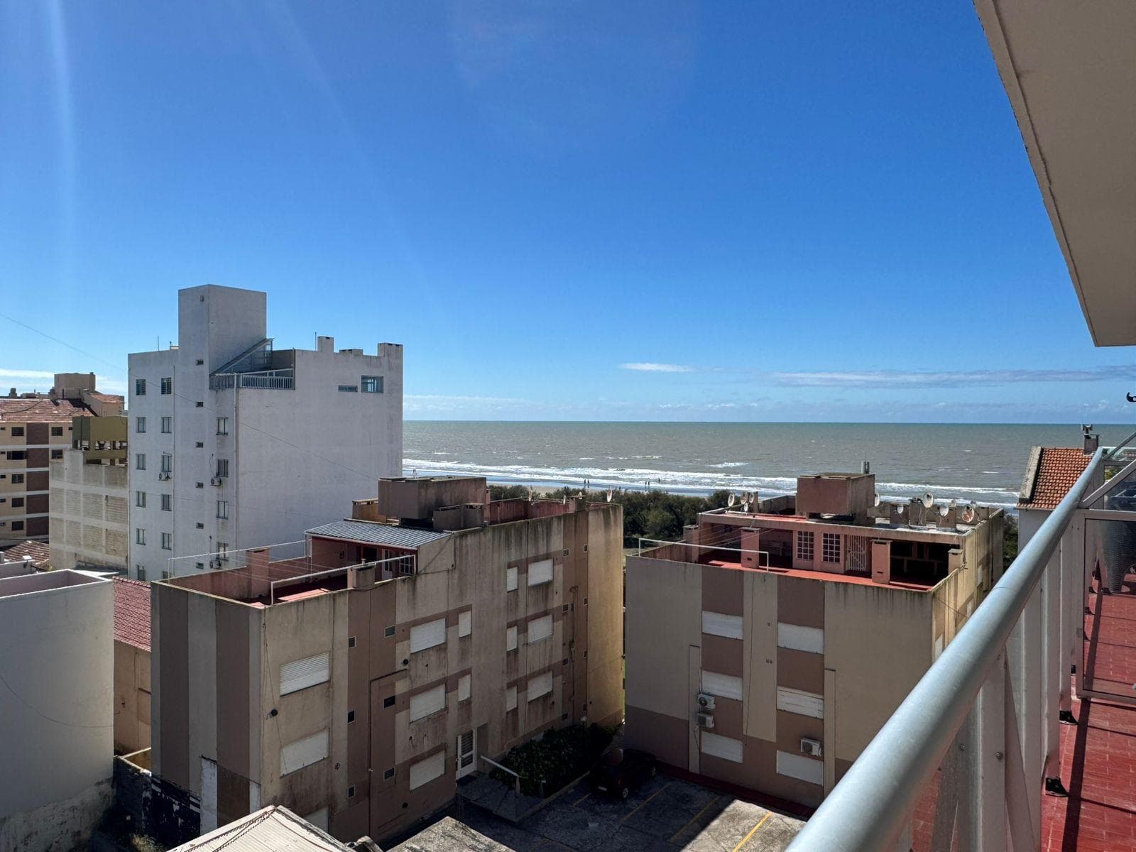 VENTA DEPARTAMENTO EXCELENTE VISTA AL MAR CON COCHERA - 1