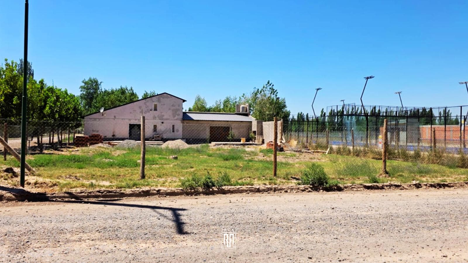 Terreno en esquina RIO NEGRO Y JORGE CAFRUNE - FERNANDEZ ORO - 1