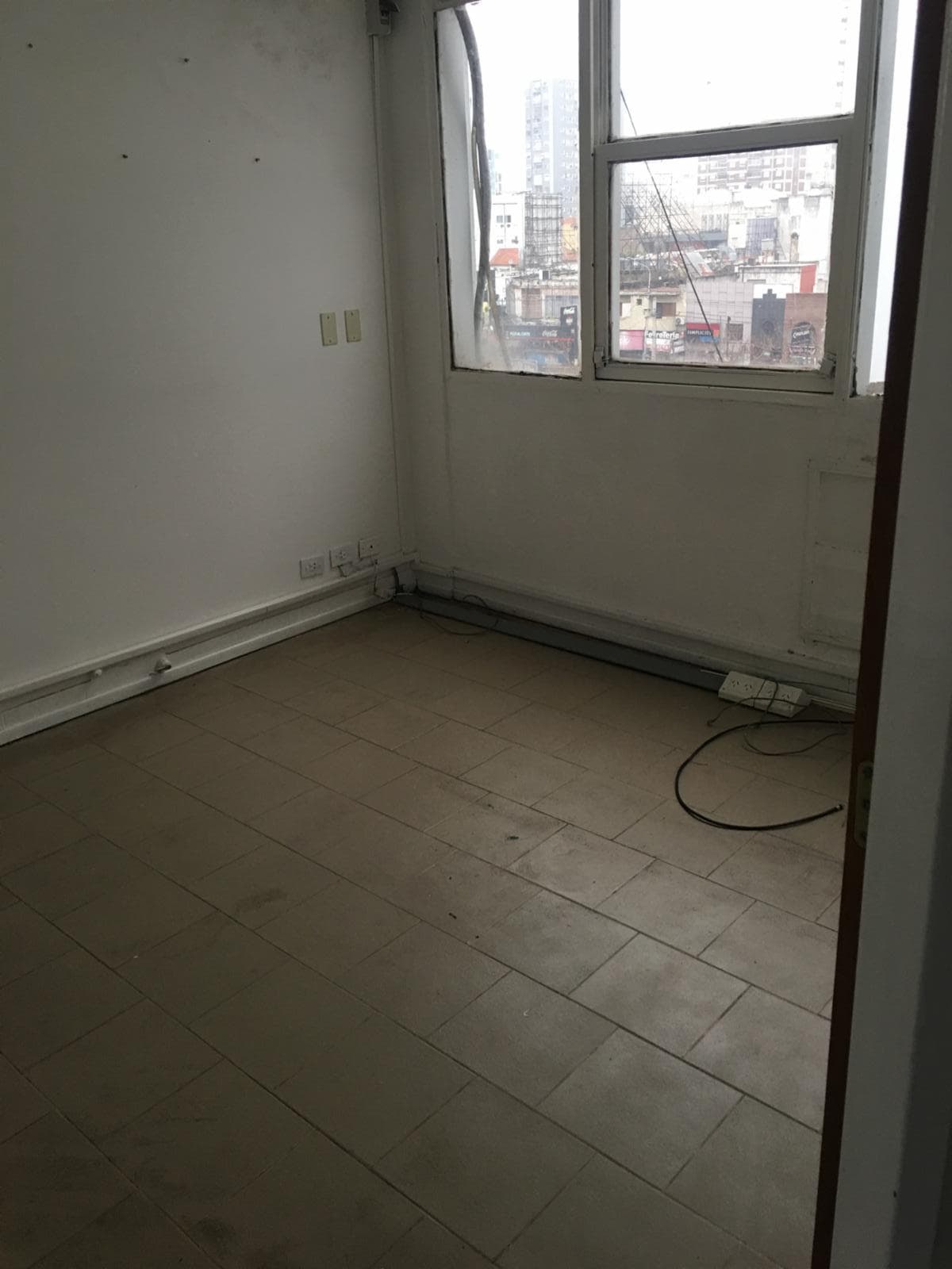 Alquiler Oficina Showroom Local Ramos Mejia Centro - 1