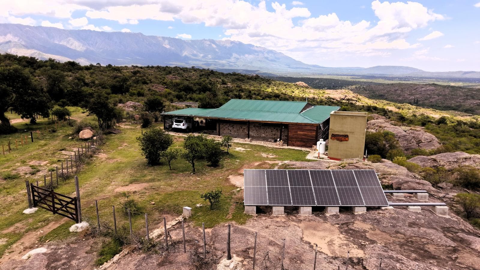 EN VENTA | CABAÑA SERRANA CON VISTAS PANORÁMICAS EN TRASLASIERRA - 1