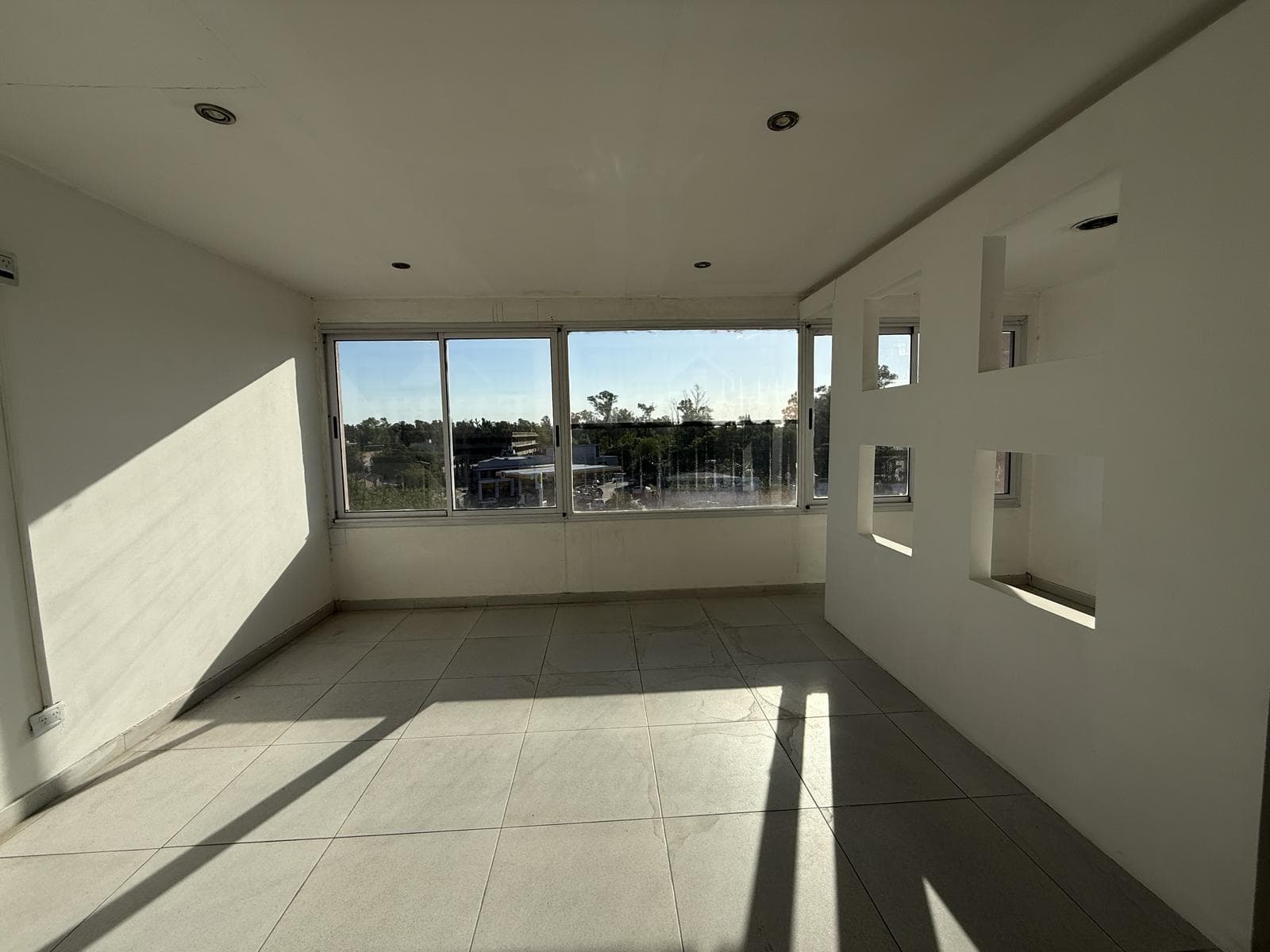 Oficina en alquiler en Canning, Esteban Echeverria - 1