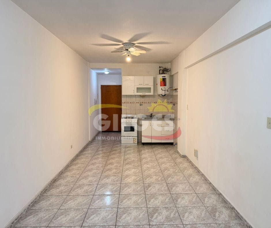 Alquiler de Oficina en Ramos Mejia Céntrica Con balcón al frente - 1