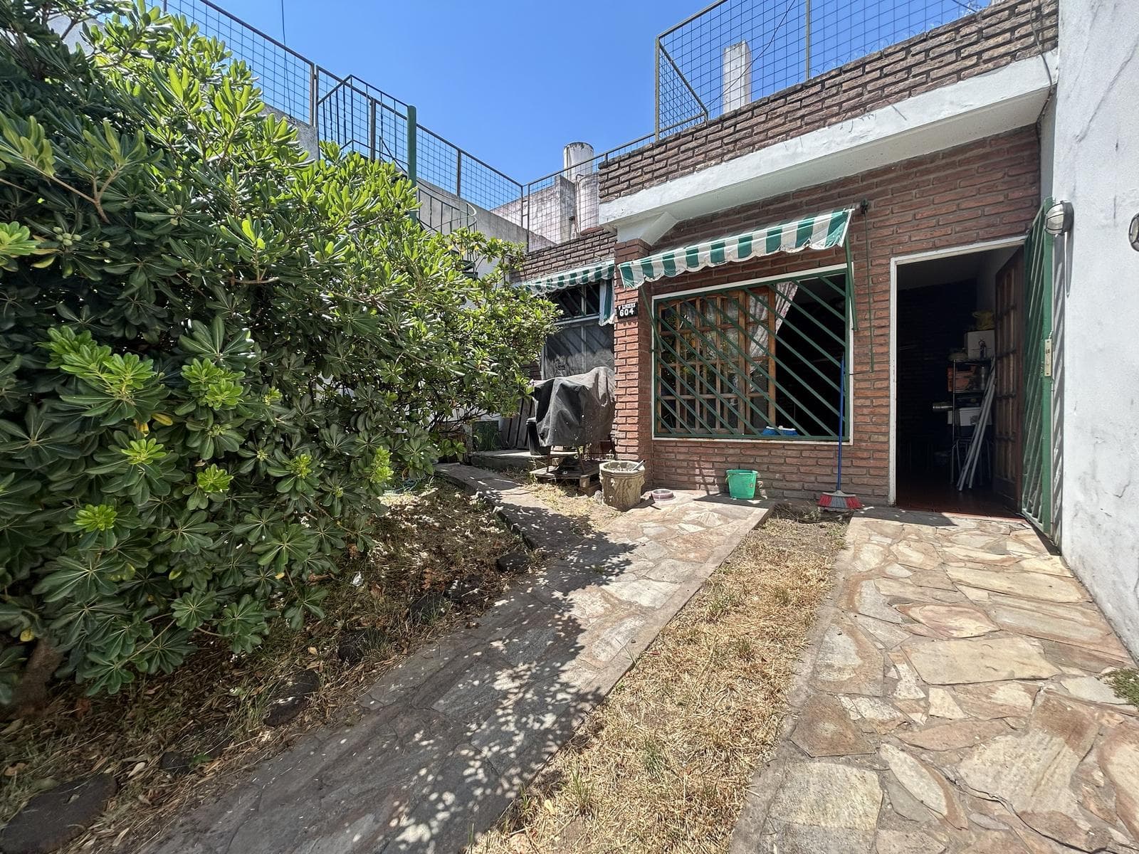 VENTA CASA VILLA SARMIENTO 4 AMBIENTES CON COCHERA TERRAZA Y PATIO - 1