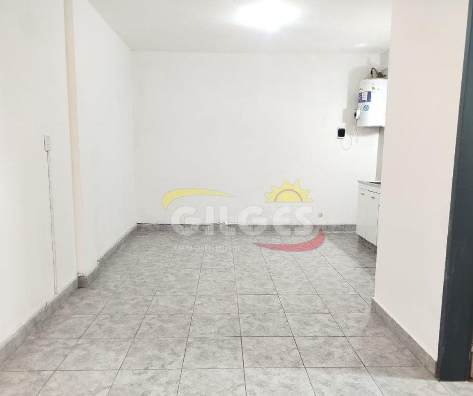 Alquiler de Oficina en el Centro de Ramos Mejia Muy buen Estado - 1