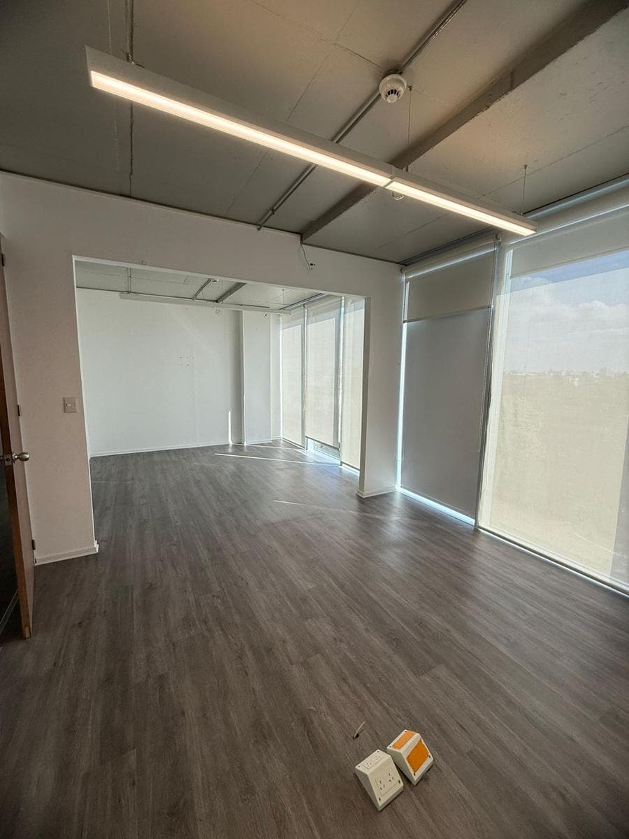 Oficina en Haedo sobre Acceso Oeste - 1