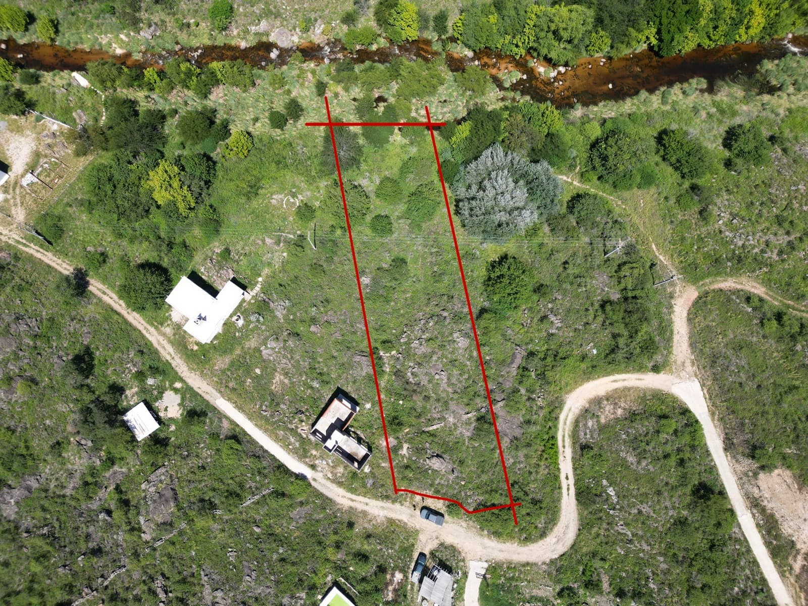 Venta Terreno 2619 m² Vista a las Sierras con Costa al río - 1