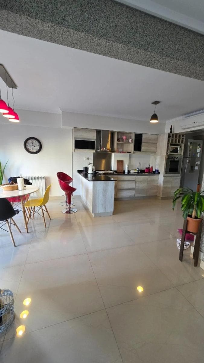 Departamento 4 ambientes | Liniers | Excelente Estado y Calidad Constructiva - 1