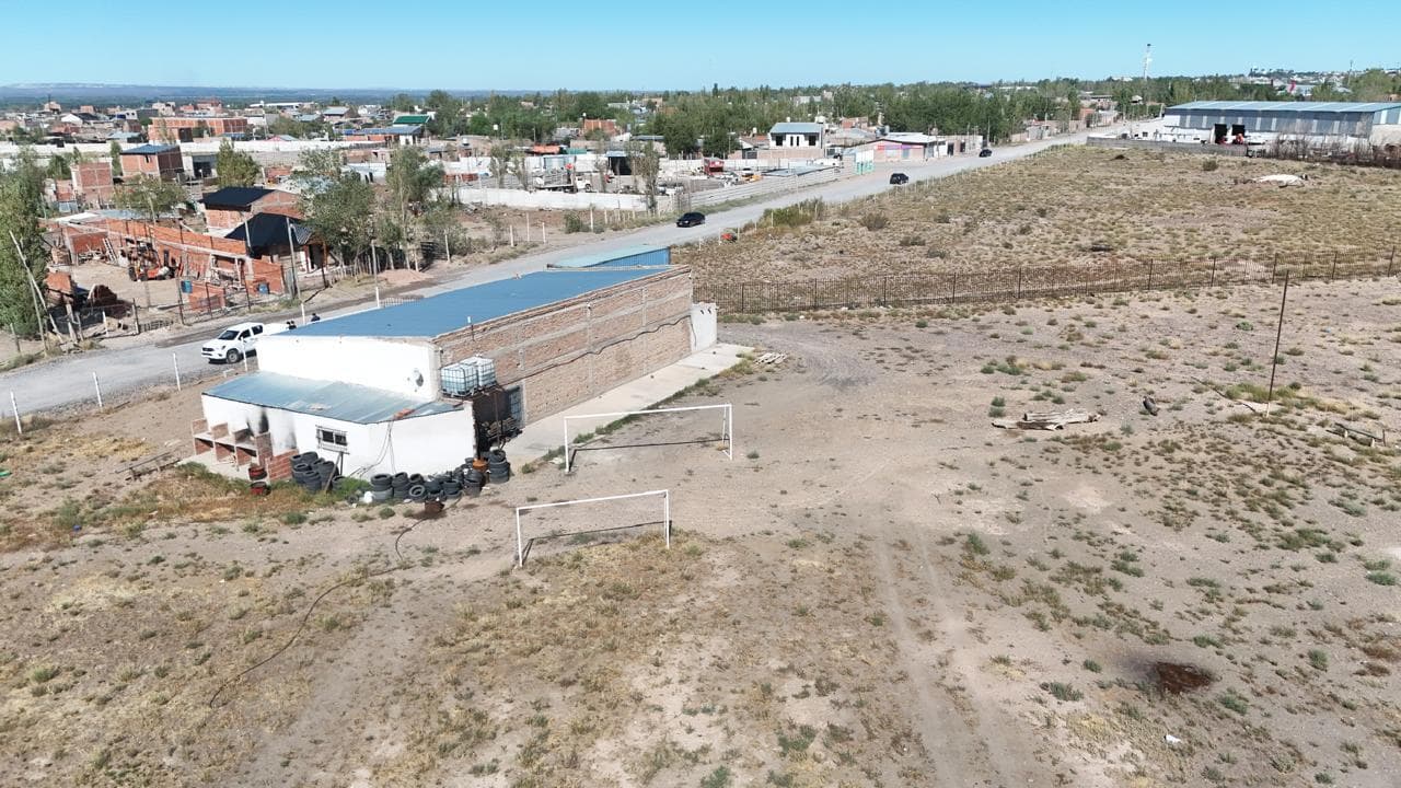 VENTA 2 HECTAREAS CON GALPON-VIVIENDAS Y CONSTRUCCIONES A TERMINAR - 1