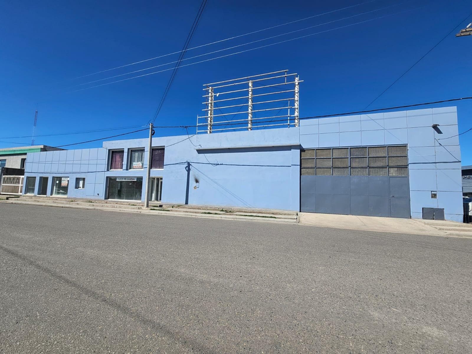 ALQUILER de Galpón con Oficinas frente ruta 22 - 1