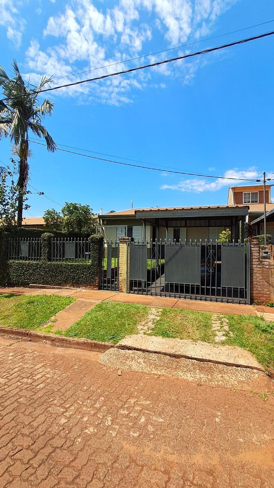 Se Vende Casa en B° Santa Helena - Garupa - 1