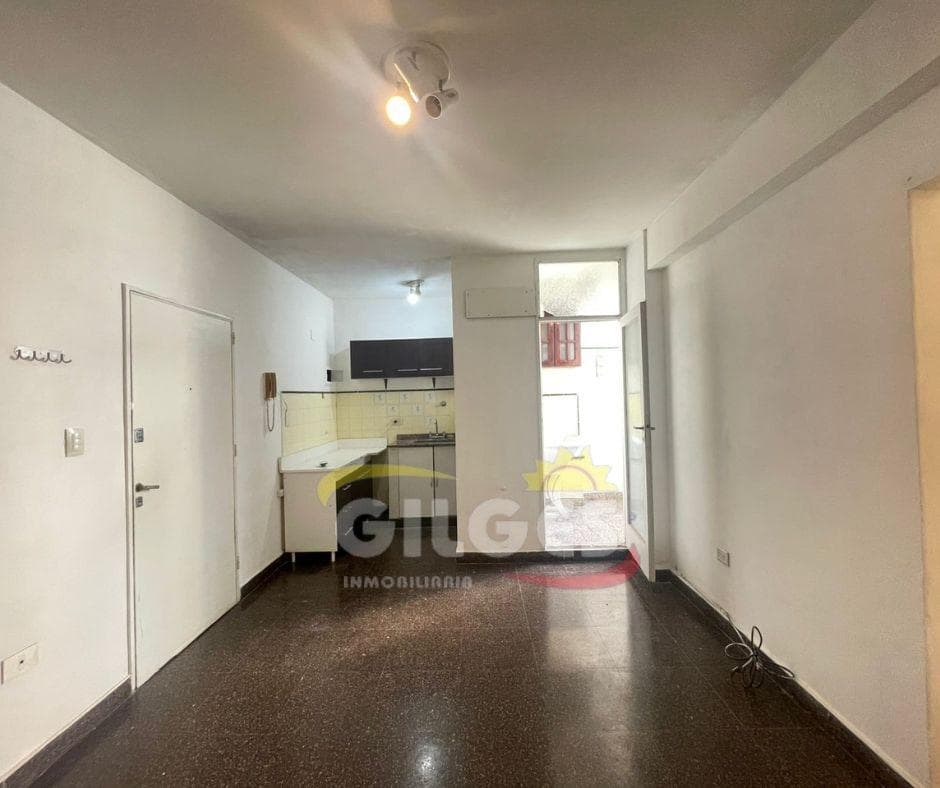 Alquiler de Oficina 3 Ambientes en Ramos Mejia Ideal Uso Comercial o Vivienda - 1
