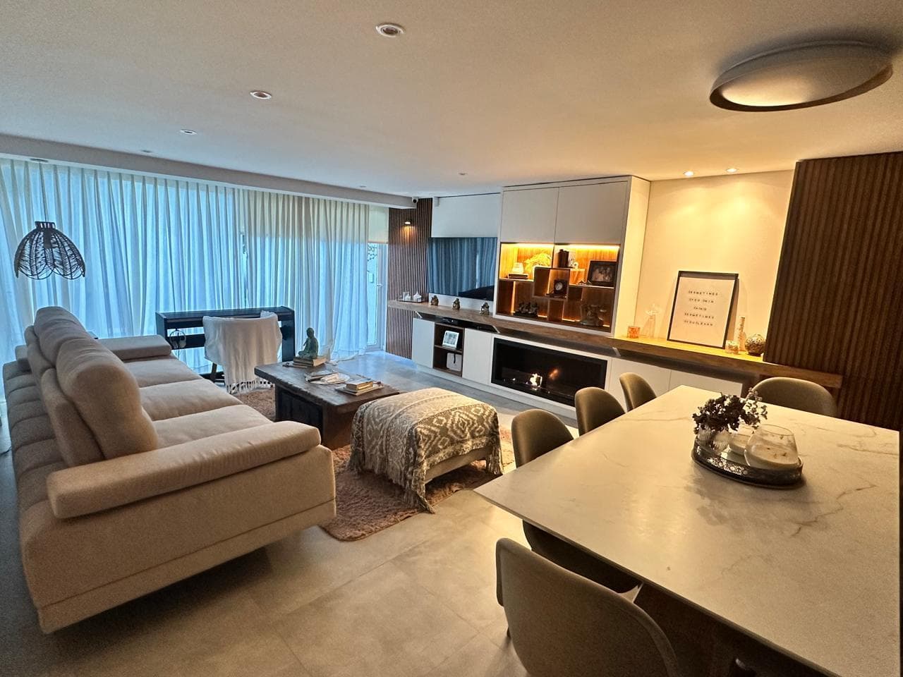 Casa a la venta en Acassuso Reciclada por completo - 1