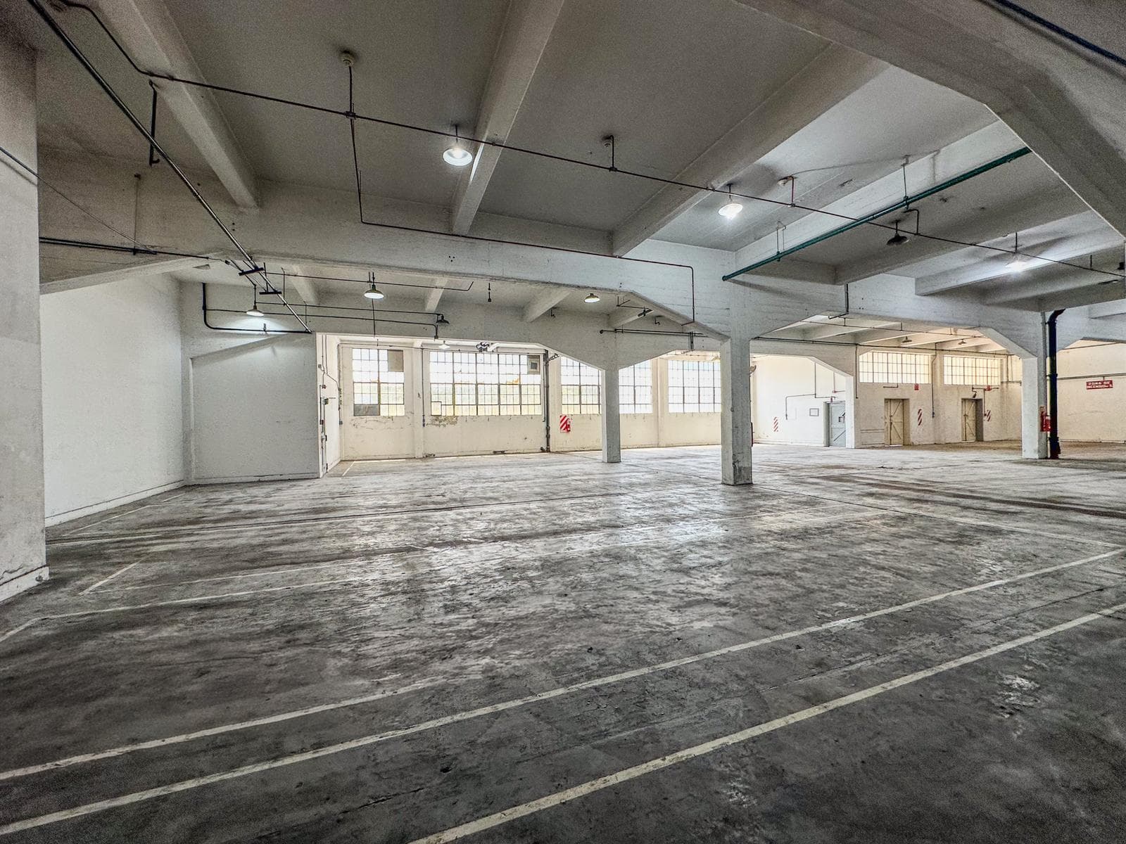 ALQUILER - DEPOSITO GALPON 1600 m2 - PARQUE INDUSTRIAL DUCILO - 1