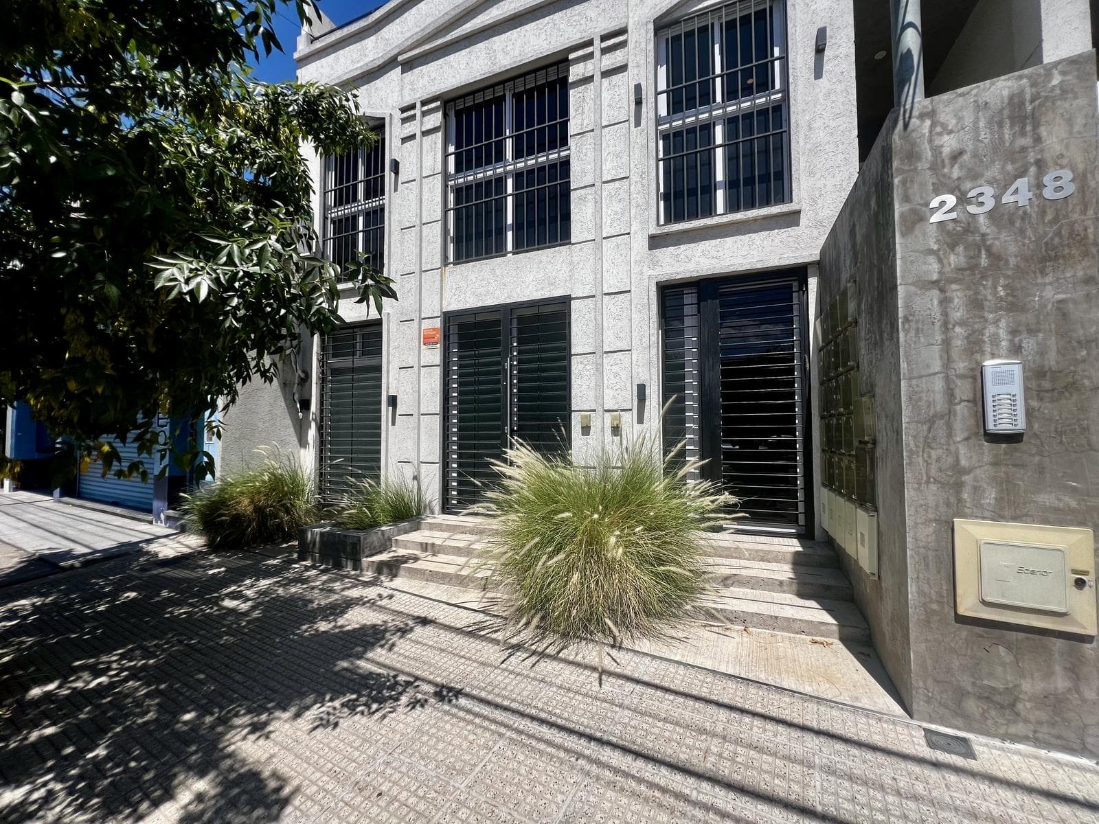 VENTA LOCAL COMERCIAL EN HAEDO - 1