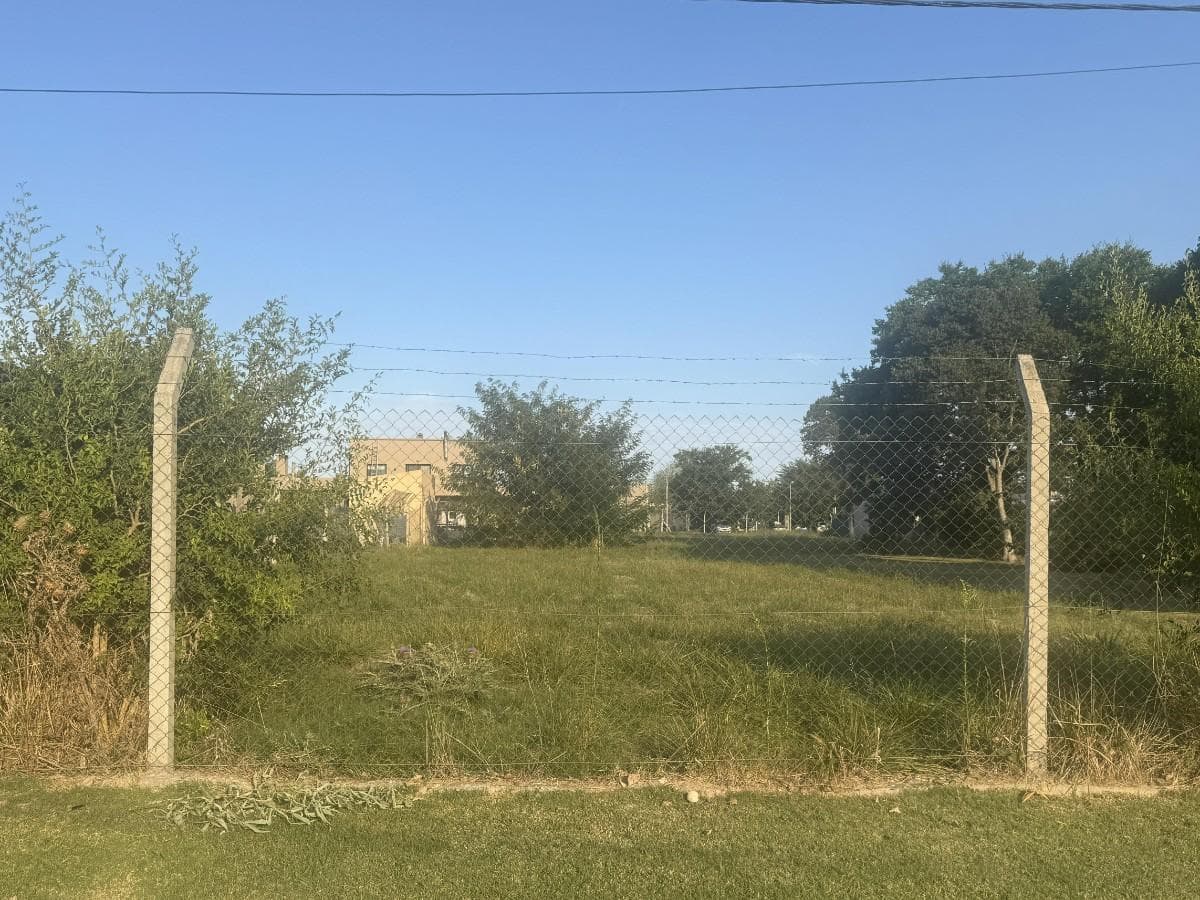 Lote en venta, Apto Banco, en Barrio La Chiquita calle 135 y 446, City Bell - 1