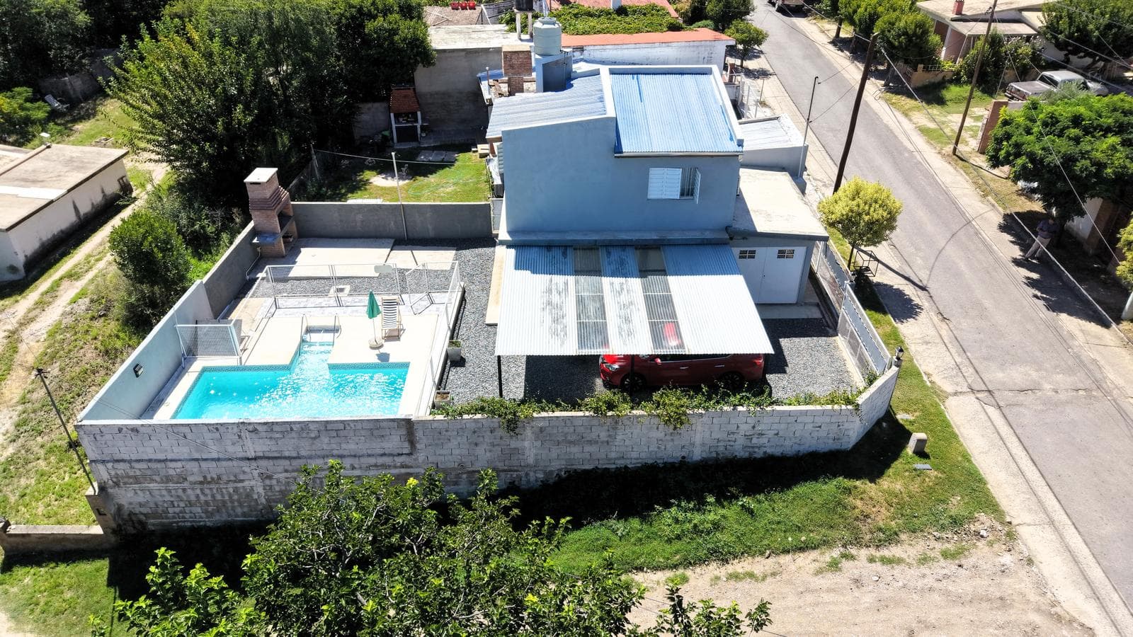 SE VENDE CASA DE 2 PLANTAS CON PILETA EN MINA CLAVERO - 1