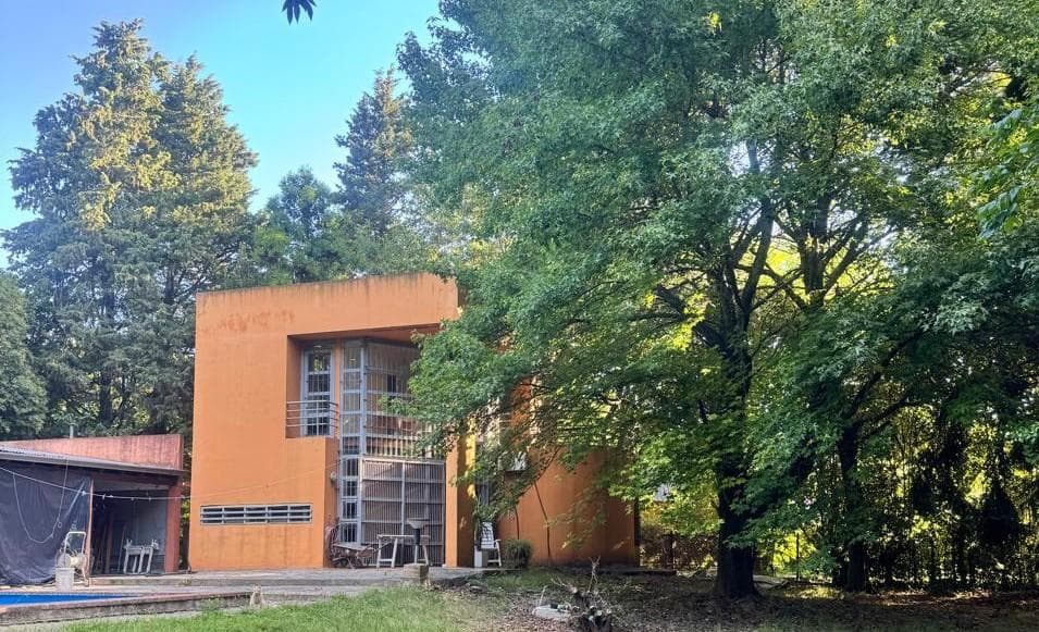 Casa en Villa Elisa con gran lote - 1