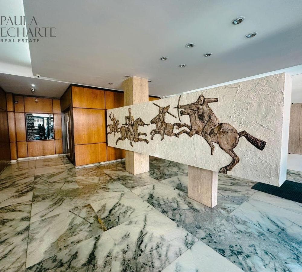 VENTA DE COMPLEJO DE OFICINAS 187M2 MACROCENTRO - 1