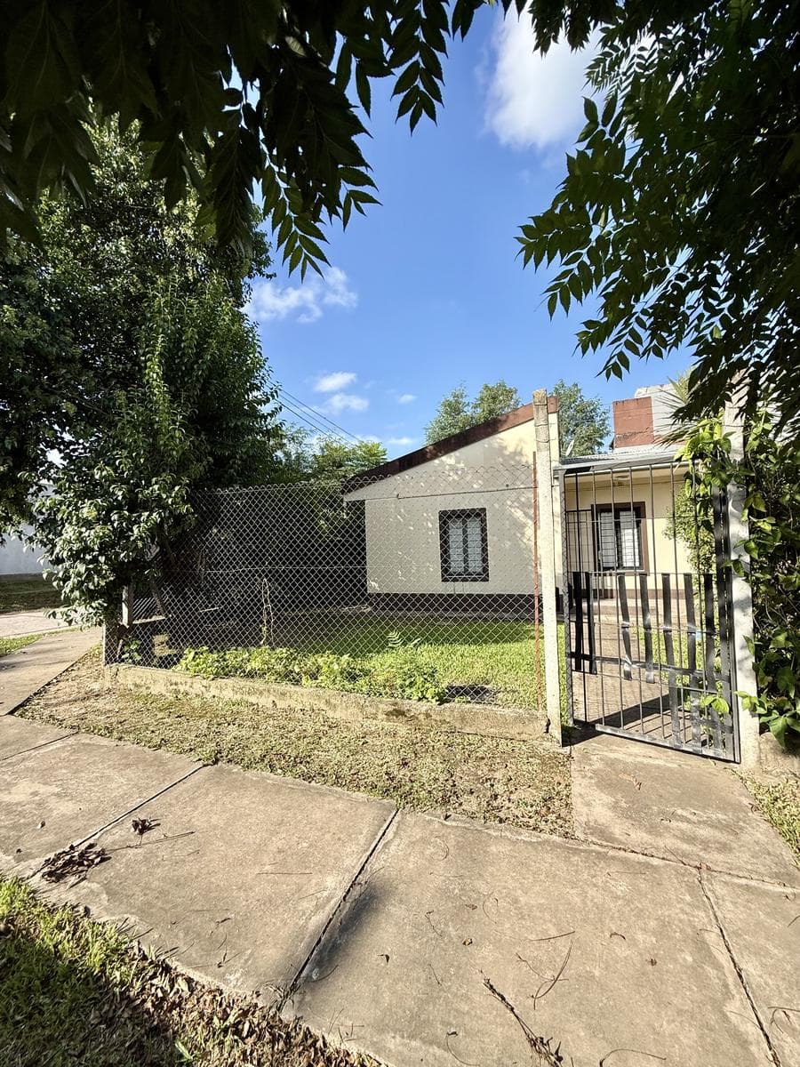 Casa esquina en Barrio Odontologico - 1