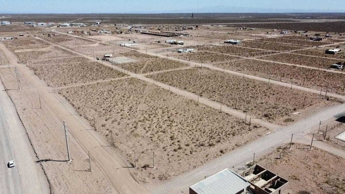 Terrenos linderos en Añelo - 1