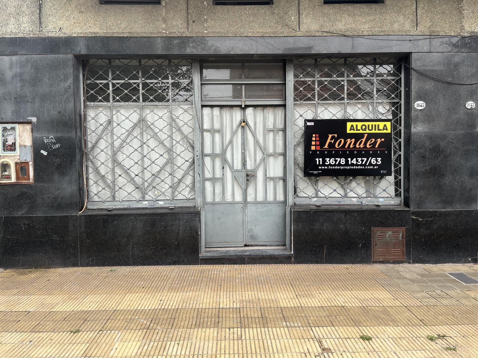 Local al frente - Olivos - 1