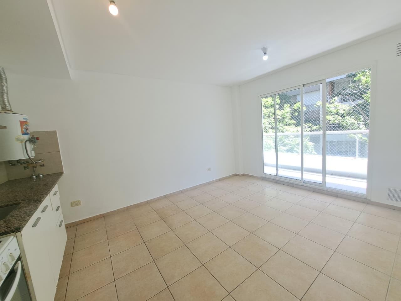 Alquiler - Departamento Monoambiente con balcón. Centro, Rosario. - 1