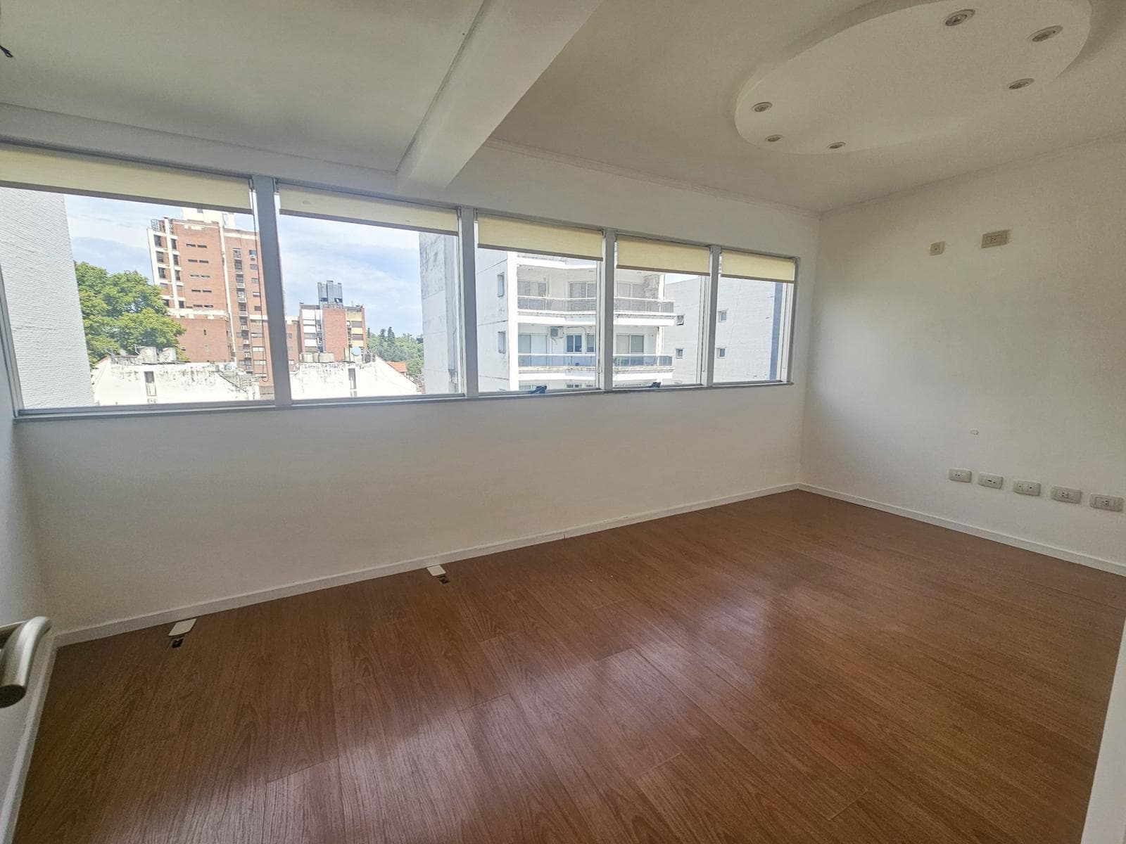 Venta Oficina 74m2. Montevideo y Santiago - 1