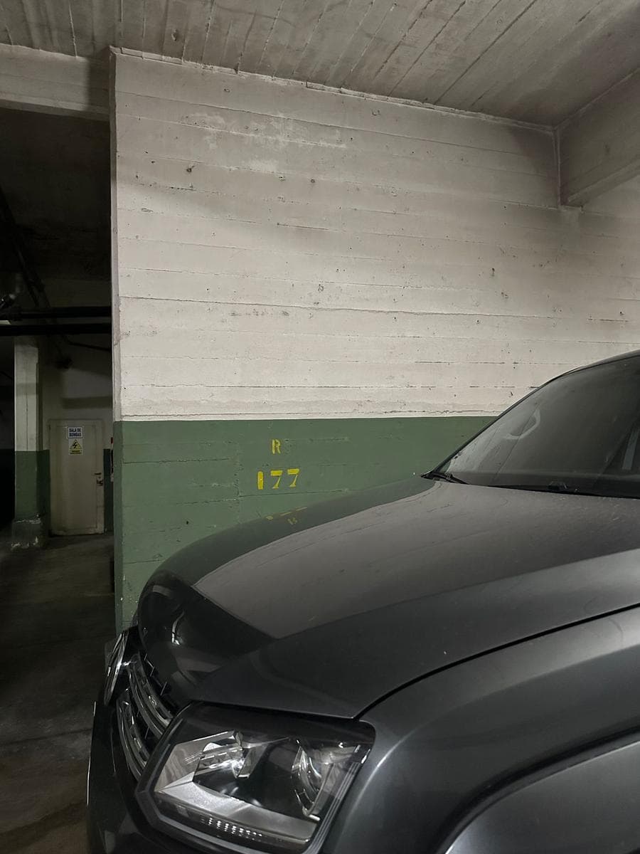 Cochera en Almagro - 1