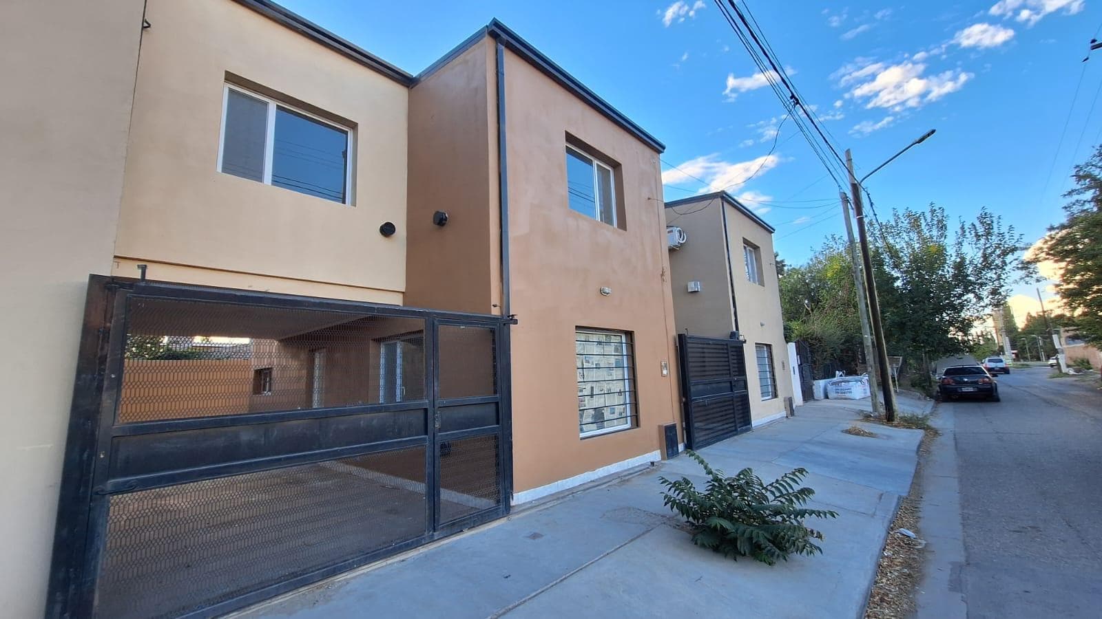 En Venta, PH tipo Duplex de 2 dormitorios, Plottier, Area Centro - 1