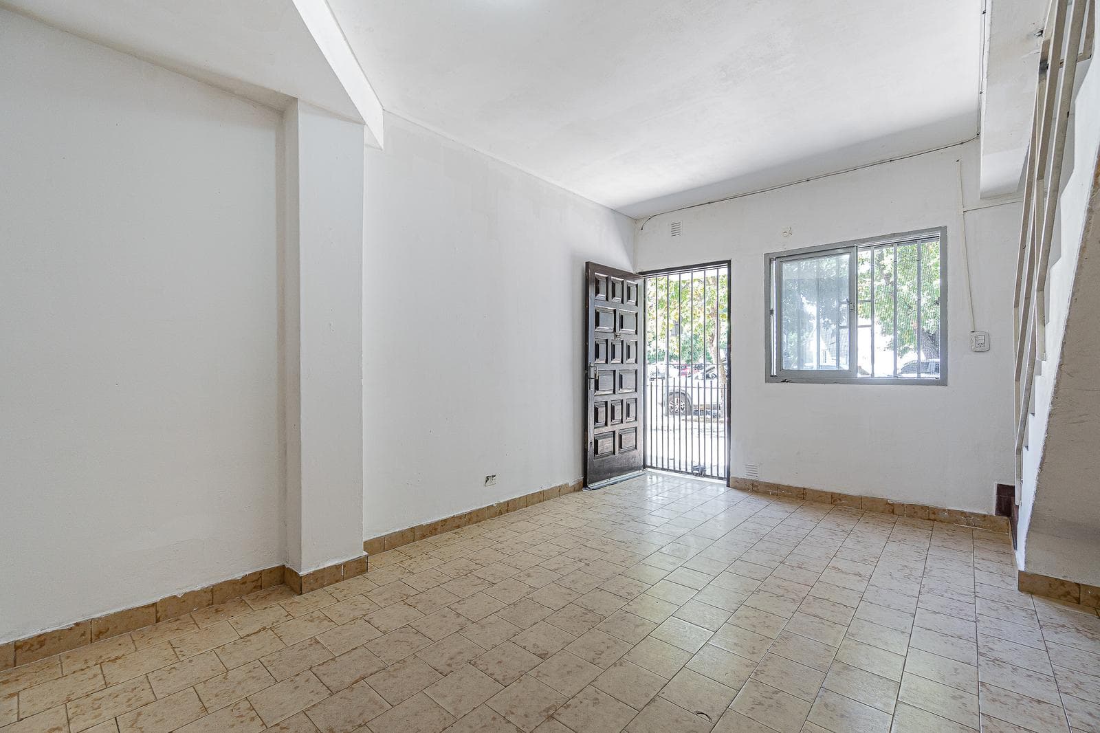 VENTA, PH DE 3 AMBIENTES CON COCHERA CUBIERTA EN VILLA CRESPO - 1