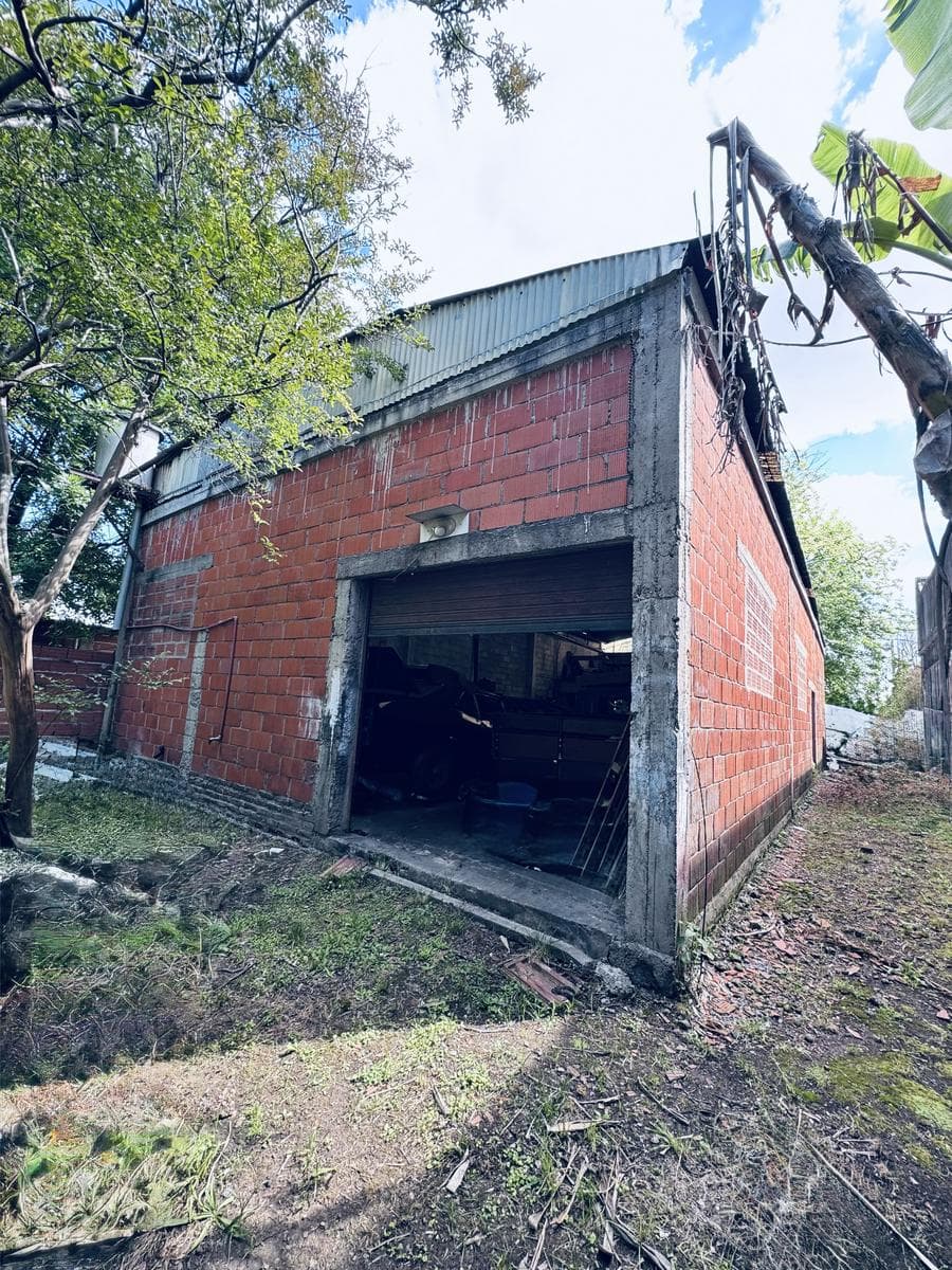 Depósito / Galpón con potencial – 576 m² de lote, 301 m² cubiertos - 1