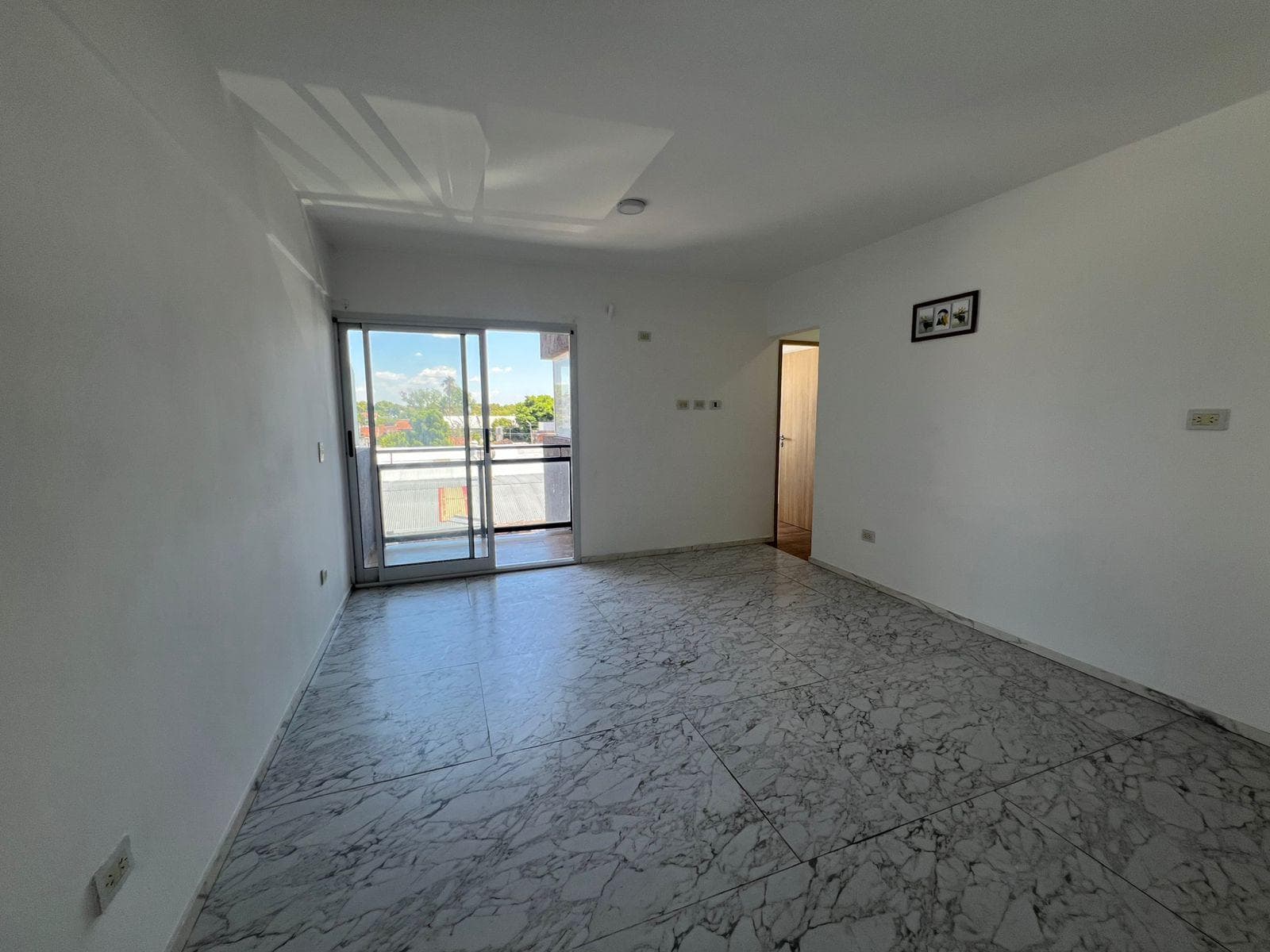 Alquiler y Venta, Departamento, 2 Ambientes, Balcón, Morón, Luminoso Vista abierta - 1