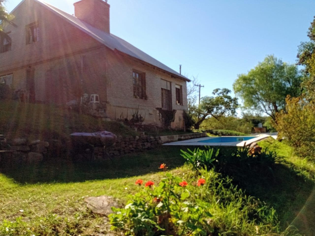 Casa en venta en Mendiolaza Centro con pileta y terreno de 900 m² - 1