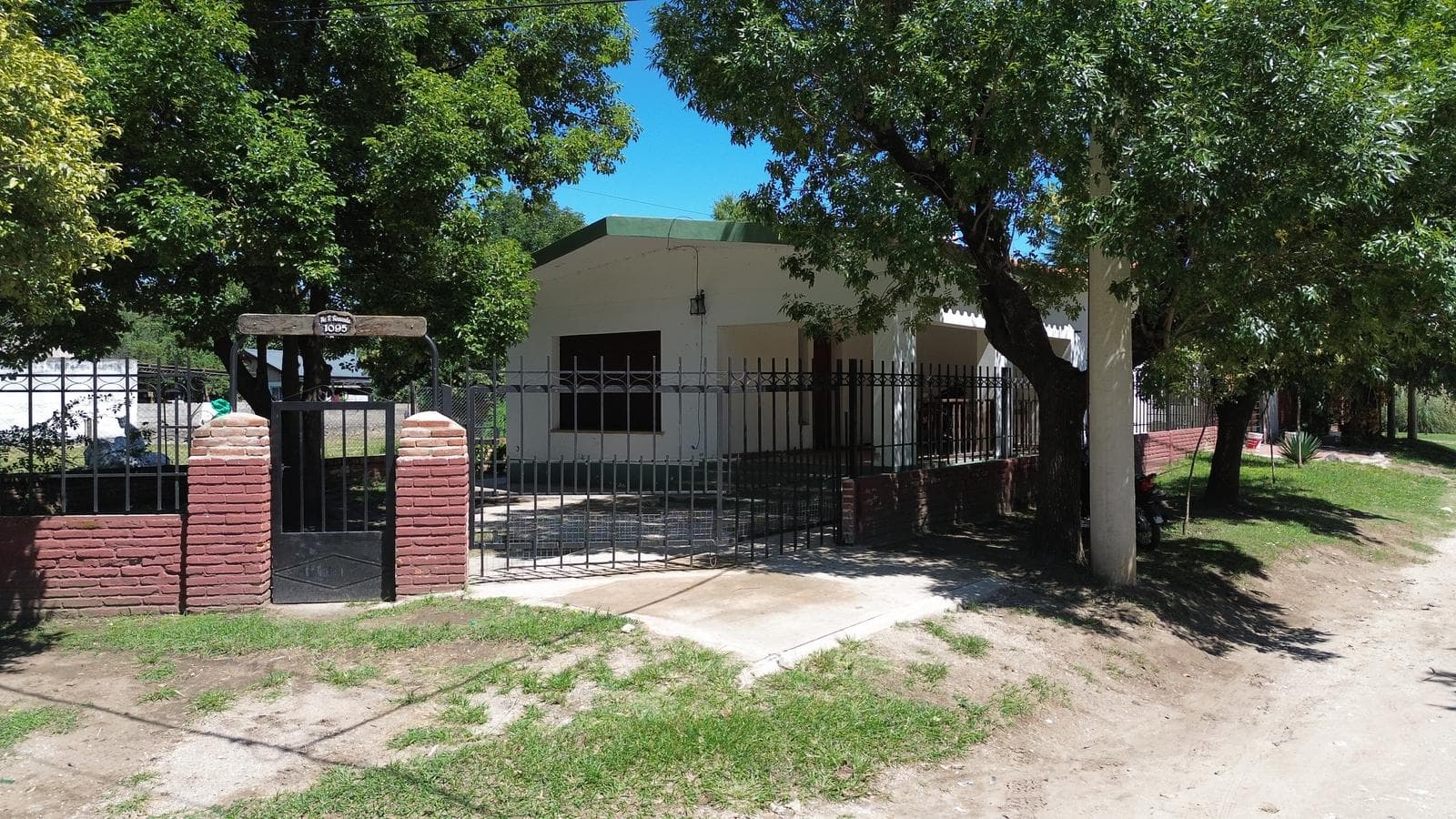 OPORTUNIDAD ÚNICA EN VILLA SANTARELLI | CASA FRENTE AL RIO| SANTA ROSA DE CALAMUCHITA | ESCRITURA INMEDIATA - 1