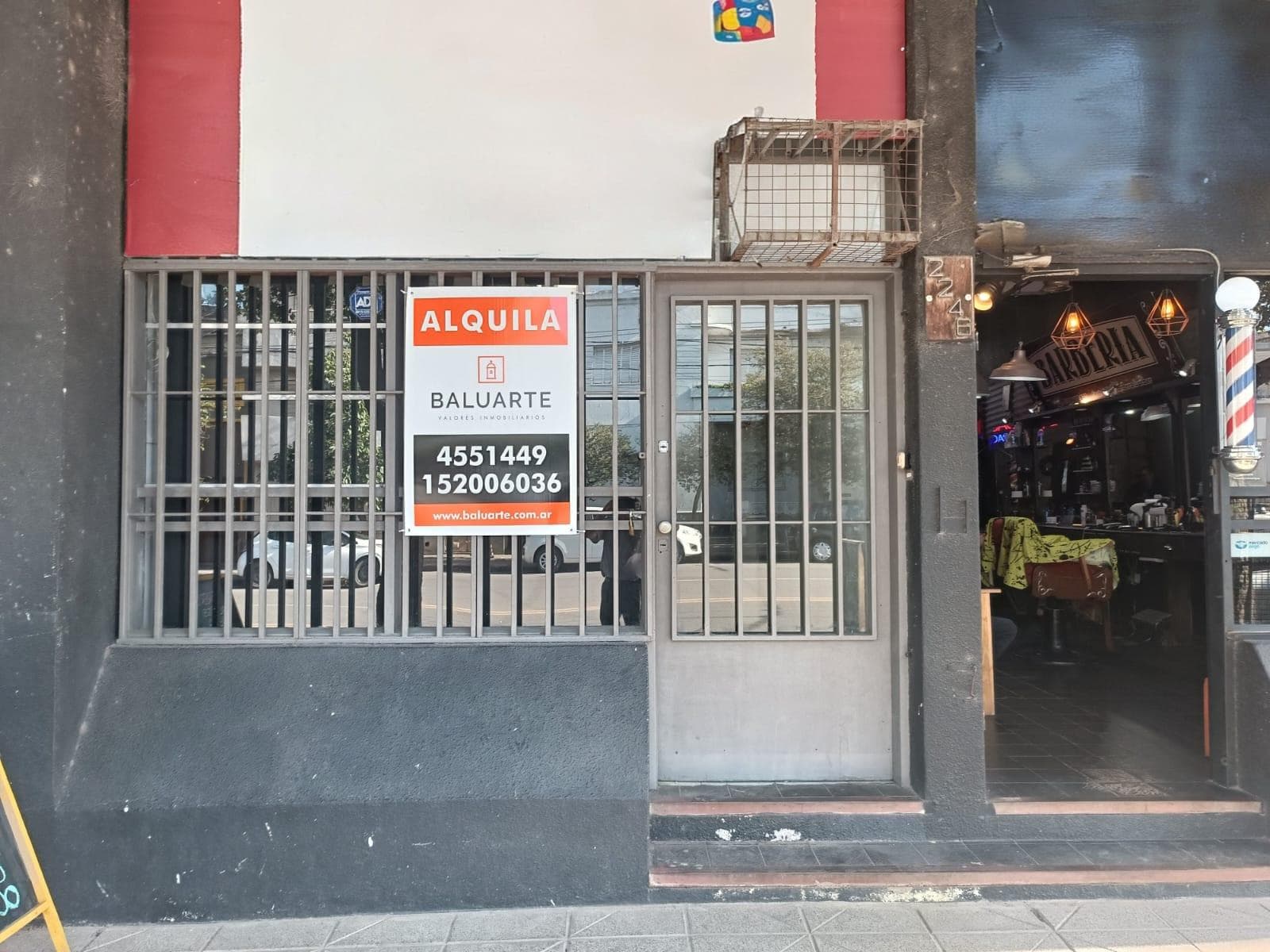 Se alquila Local Comercial Av San Jerónimo - 1