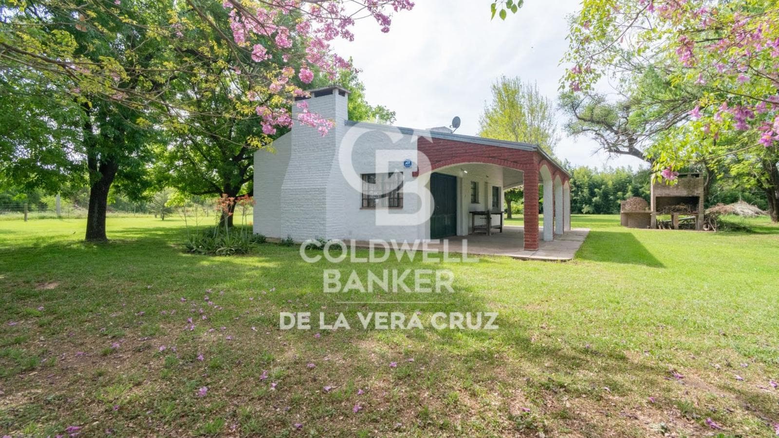 Quinta sobre gran terreno arbolado - 1