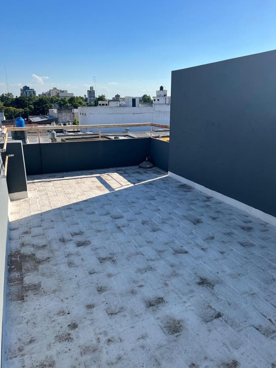 VENTA Departamento duplex 2 dormitorios con terraza exclusiva. Republica de Sexta, Rosario - 1