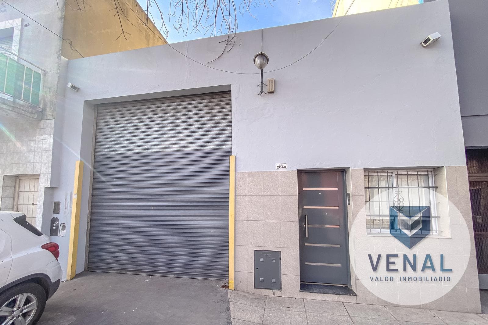 Venta Galpón Bodega con Depósito y oficinas, portón y persiana eléctricos, entrada camión, 2 plantas - 1