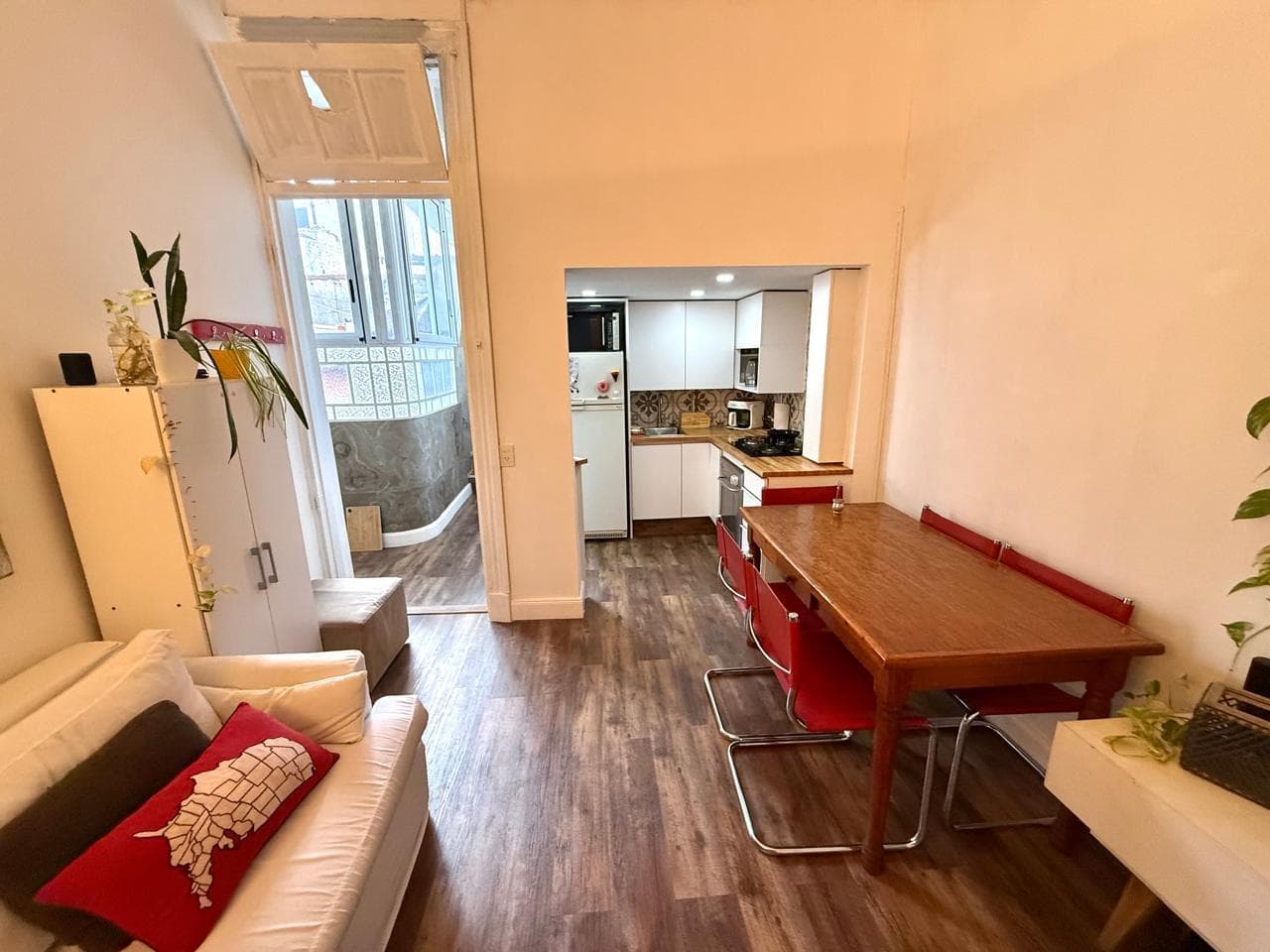 Departamento tipo PH de 4 ambientes en Tucumán entre Pasteur y Uriburu. - 1