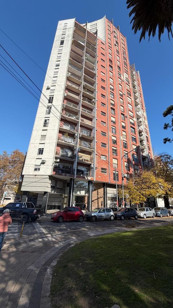 Departamento frente al BOSQUE. - 1