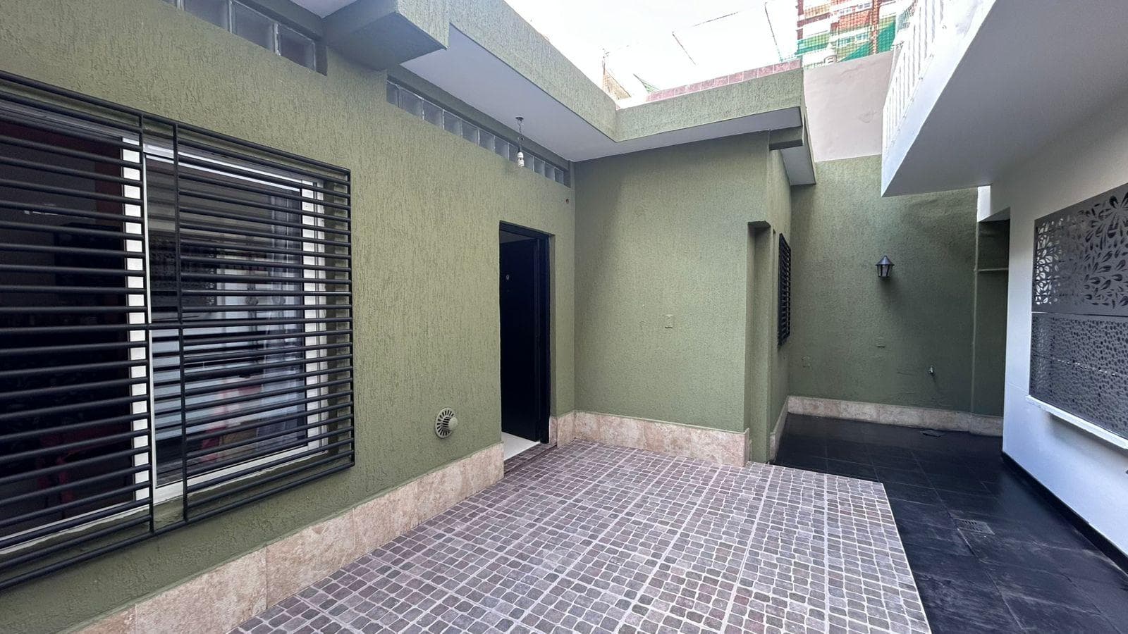 ¡OPORTUNIDAD! PH REFACCIONADO A NUEVO C/ PATIO - AV CABILDO Y MAURE - BAJAS EXPENSAS - 1