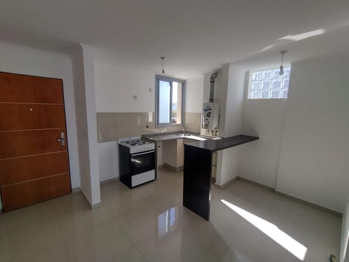 Departamento 1 Dormitorio con Balcón – 4° Piso – Excelente Zona en Alta Córdoba - 1