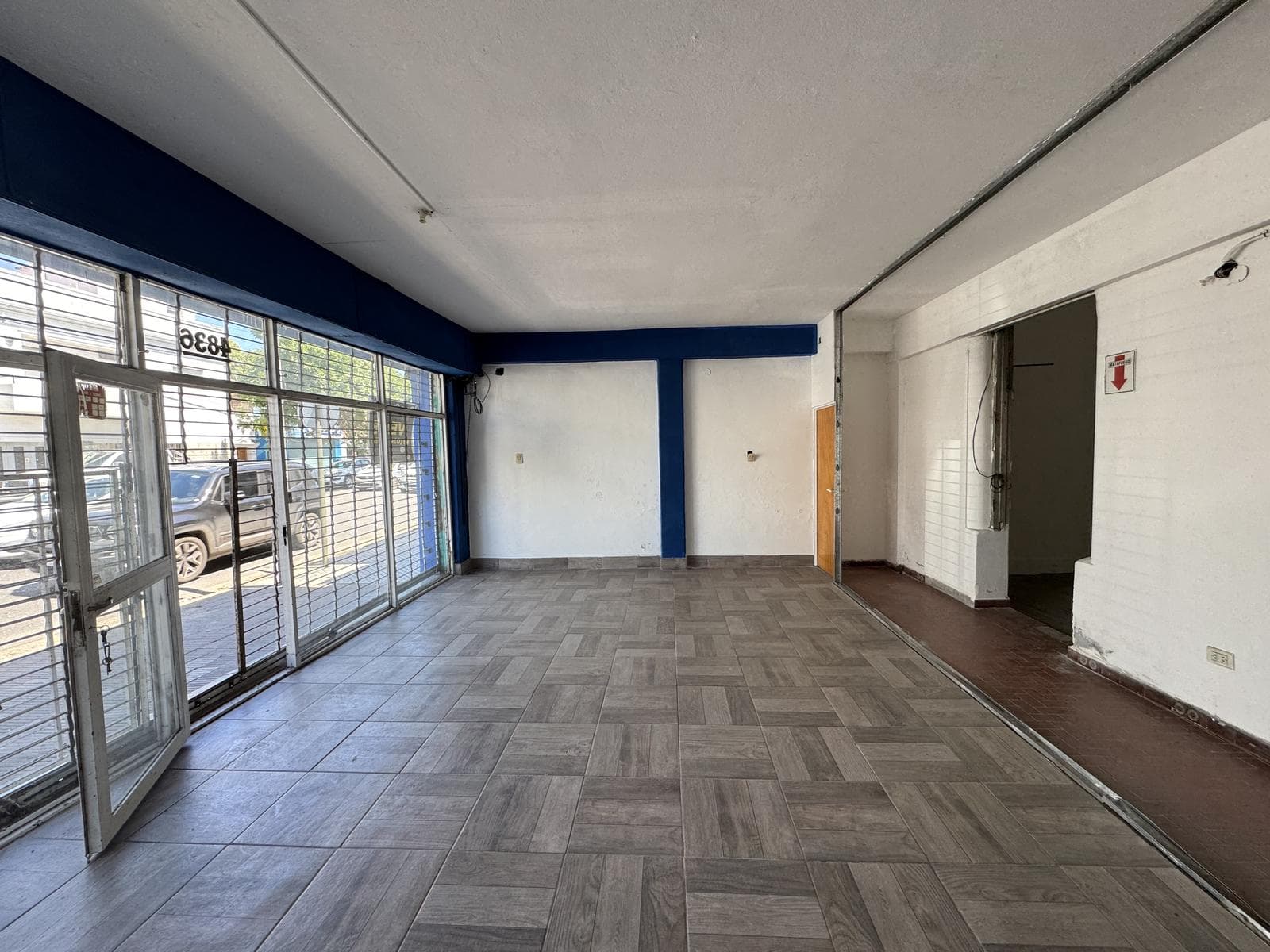 Local a la calle + Casa en zona comercial - 1