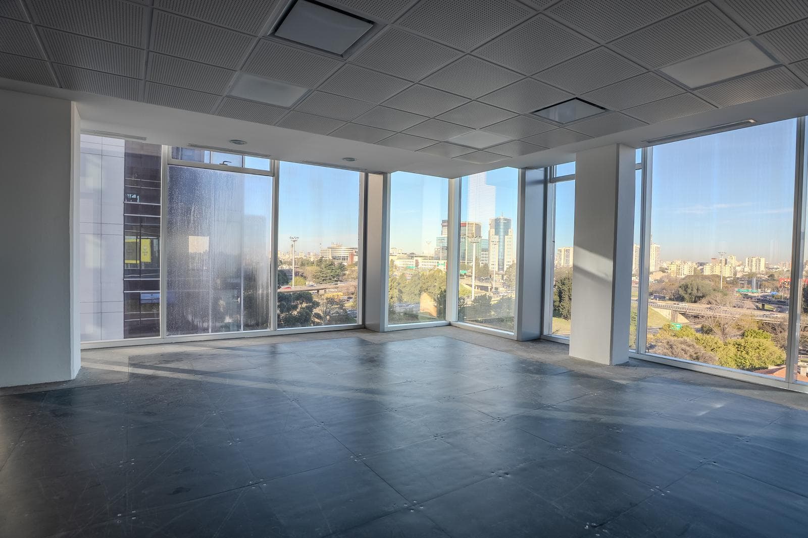 Alquiler Oficinas Corporativas a estrenar en Vicente López - 1